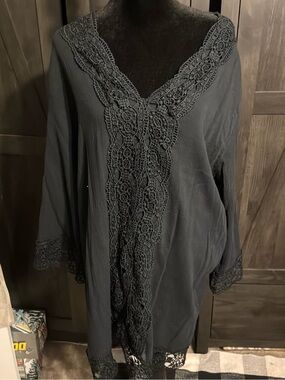 Isaac Mizrahi Black V-Neck Crochet-Trim Tunic